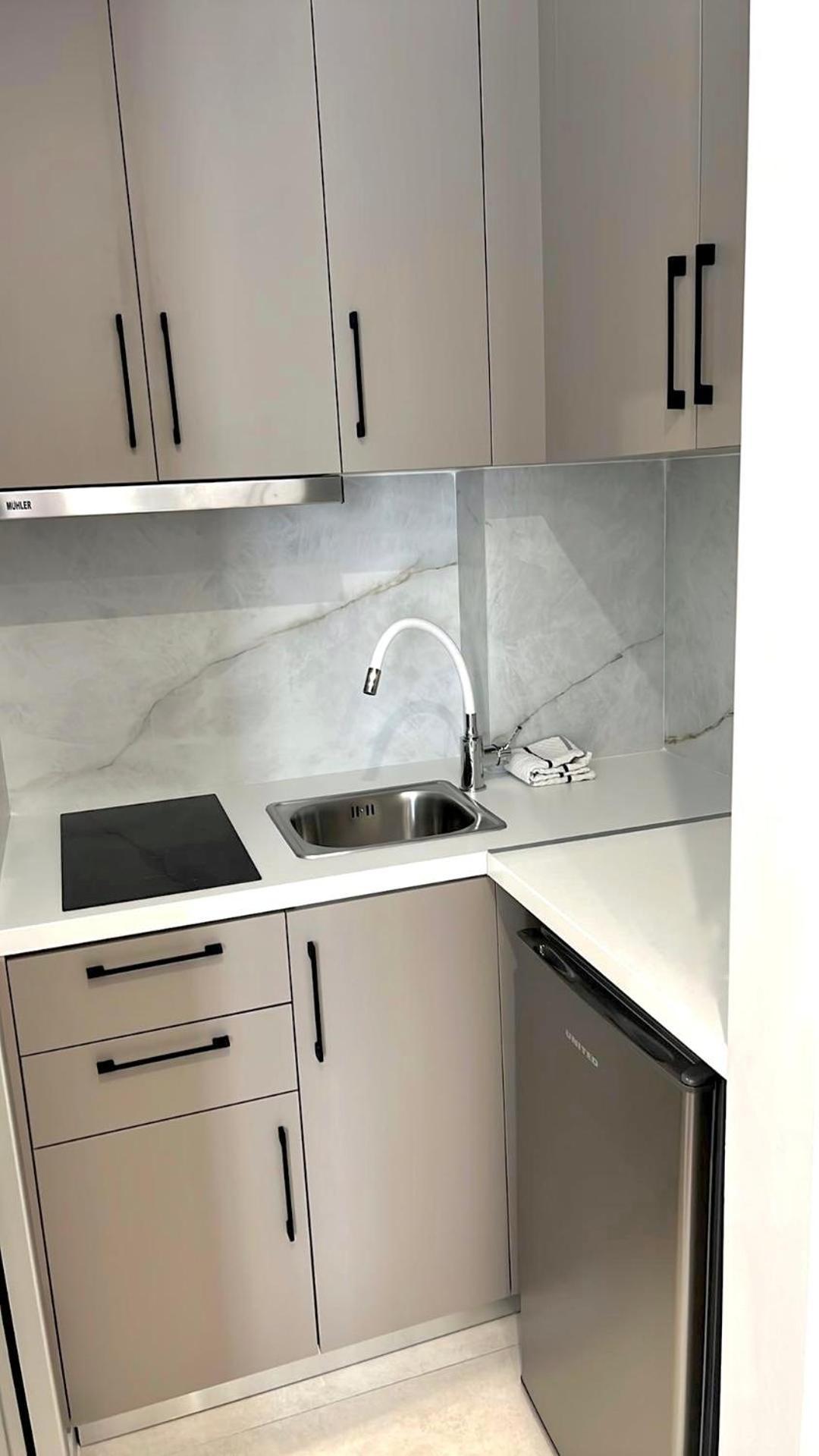 Anesis Deluxe Apartments パルガ エクステリア 写真